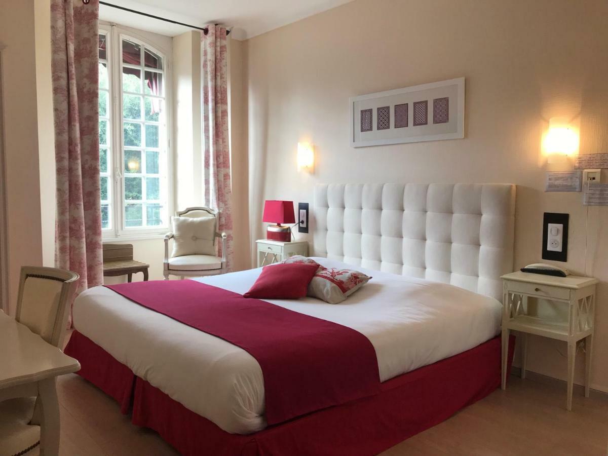 Hotel Les Deux Magots Ла Рош-Бернар Екстериор снимка